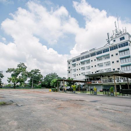 เมอร์เดกา โฮเต็ล Hotel เกอลวง ภายนอก รูปภาพ