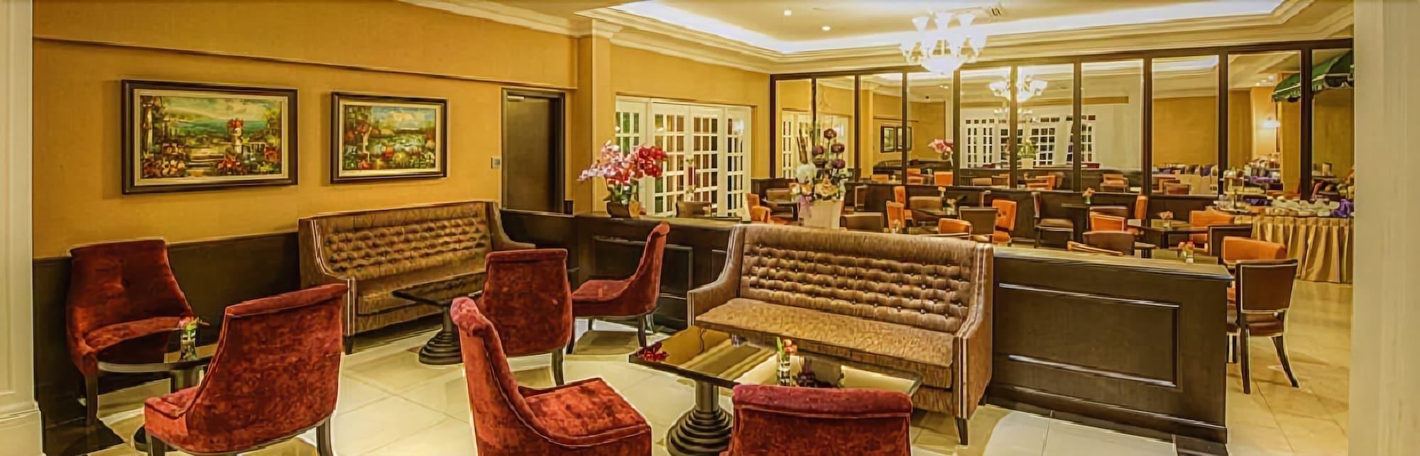 เมอร์เดกา โฮเต็ล Hotel เกอลวง ภายนอก รูปภาพ