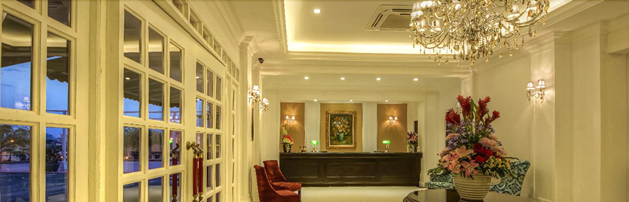 เมอร์เดกา โฮเต็ล Hotel เกอลวง ภายนอก รูปภาพ