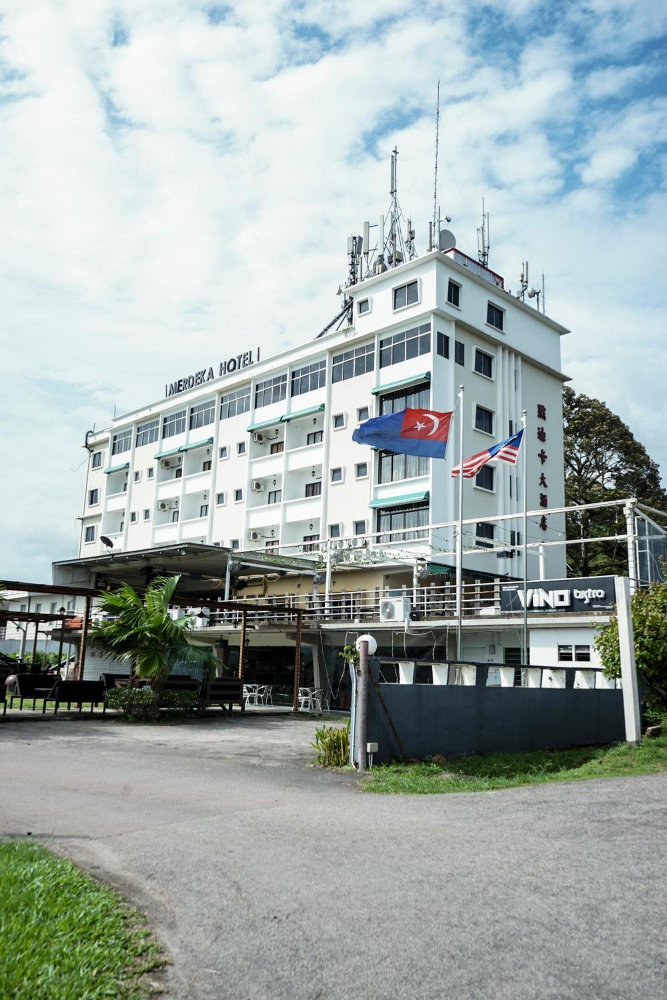 เมอร์เดกา โฮเต็ล Hotel เกอลวง ภายนอก รูปภาพ