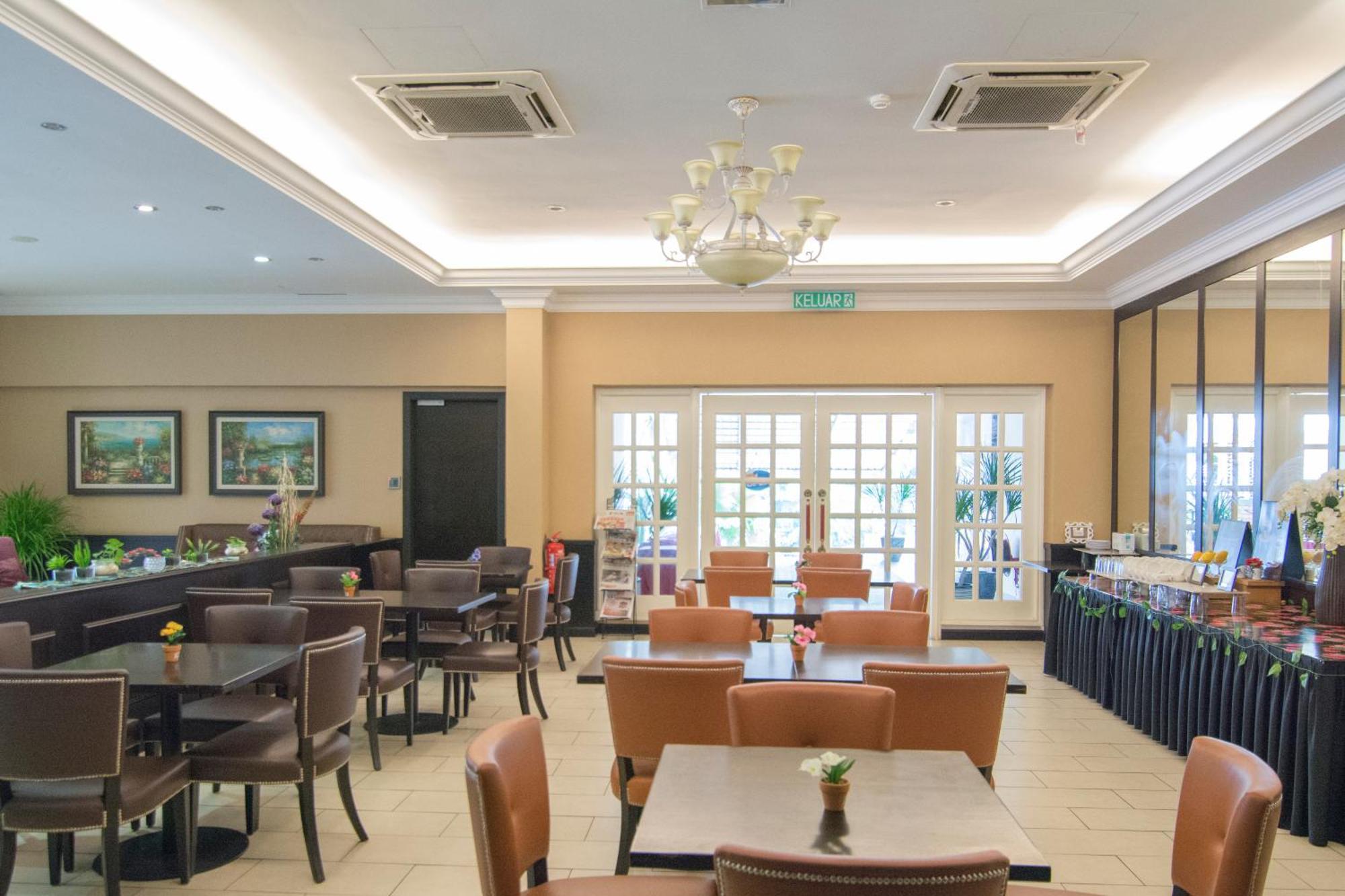 เมอร์เดกา โฮเต็ล Hotel เกอลวง ภายนอก รูปภาพ