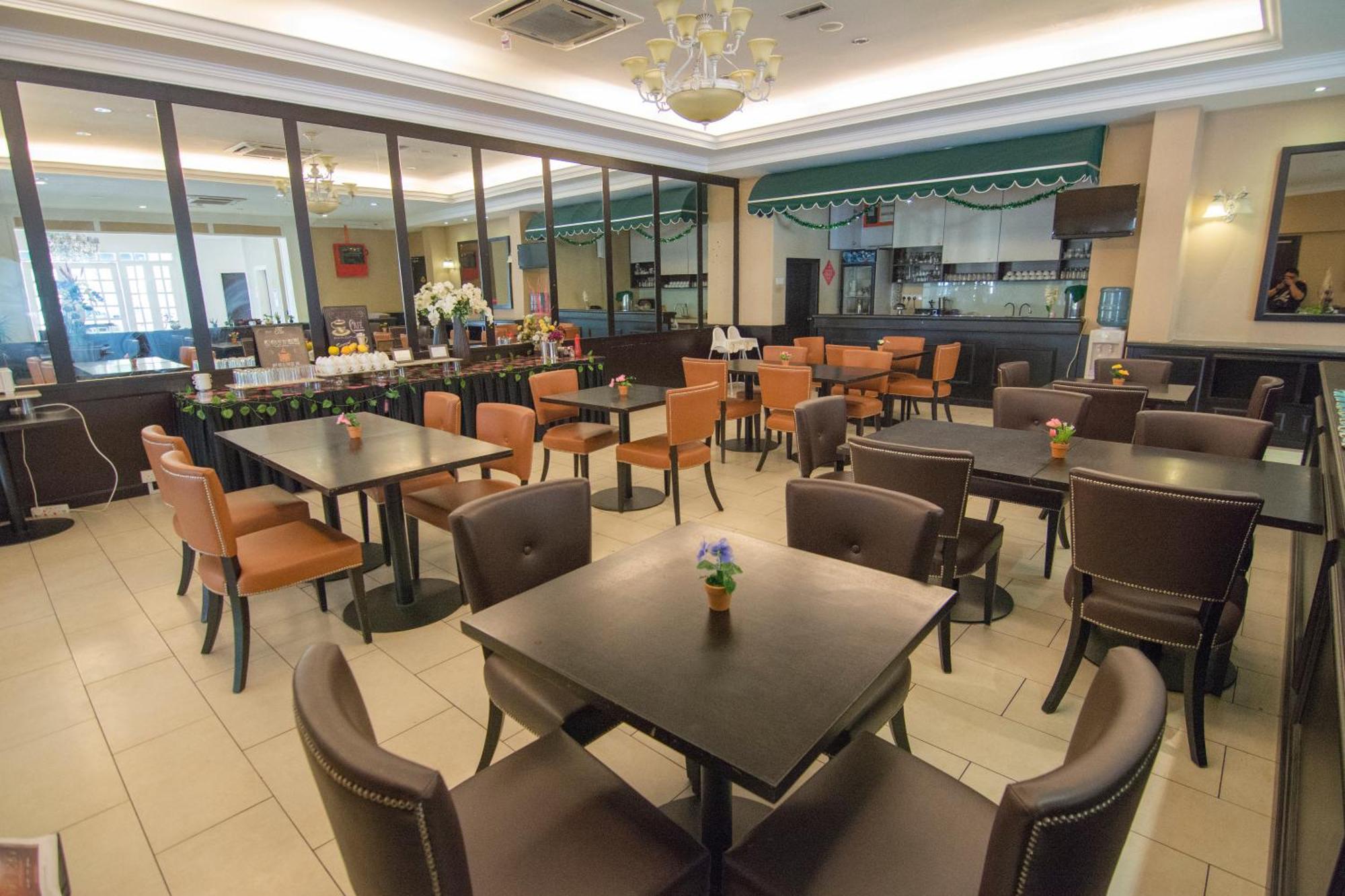 เมอร์เดกา โฮเต็ล Hotel เกอลวง ภายนอก รูปภาพ