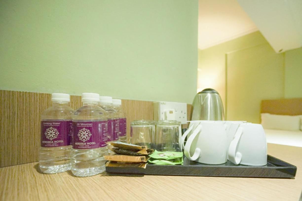 เมอร์เดกา โฮเต็ล Hotel เกอลวง ภายนอก รูปภาพ