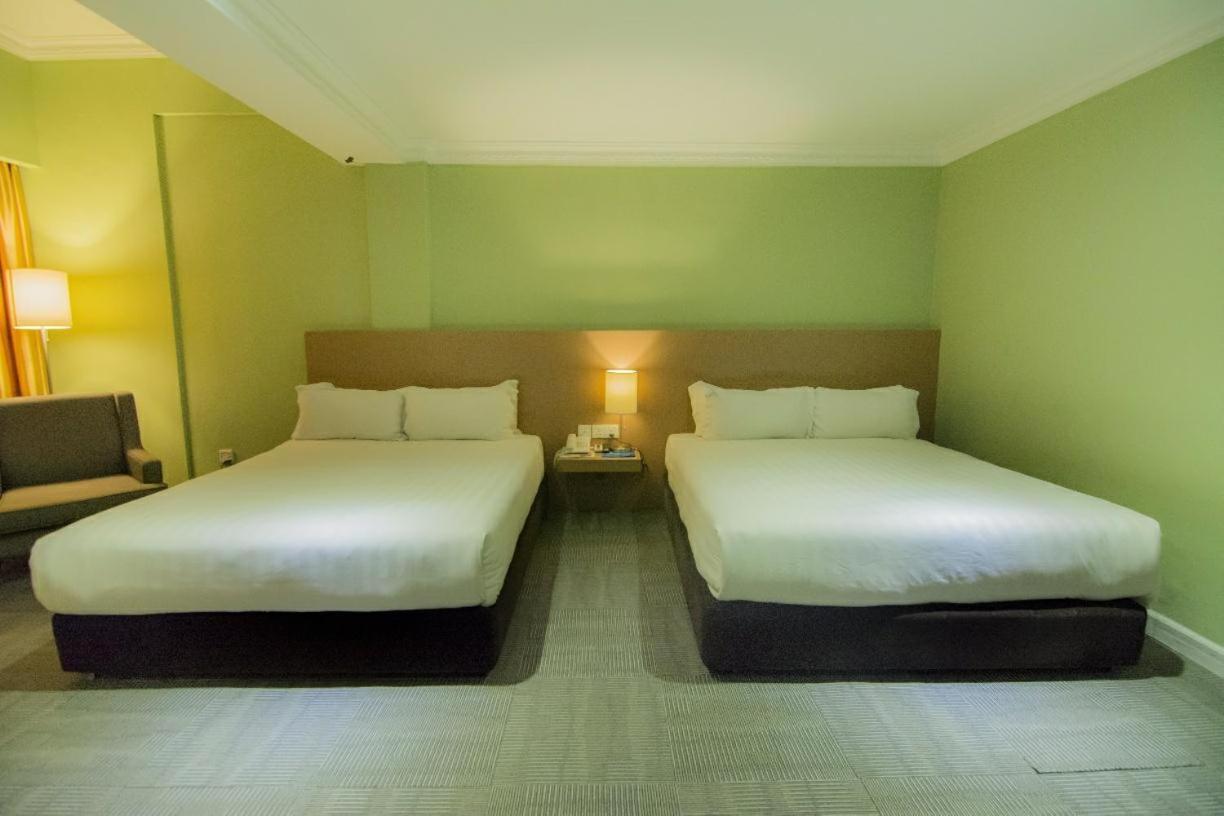 เมอร์เดกา โฮเต็ล Hotel เกอลวง ภายนอก รูปภาพ