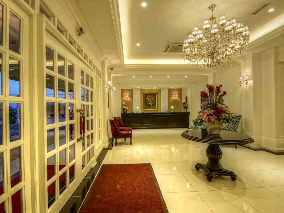 เมอร์เดกา โฮเต็ล Hotel เกอลวง ภายนอก รูปภาพ
