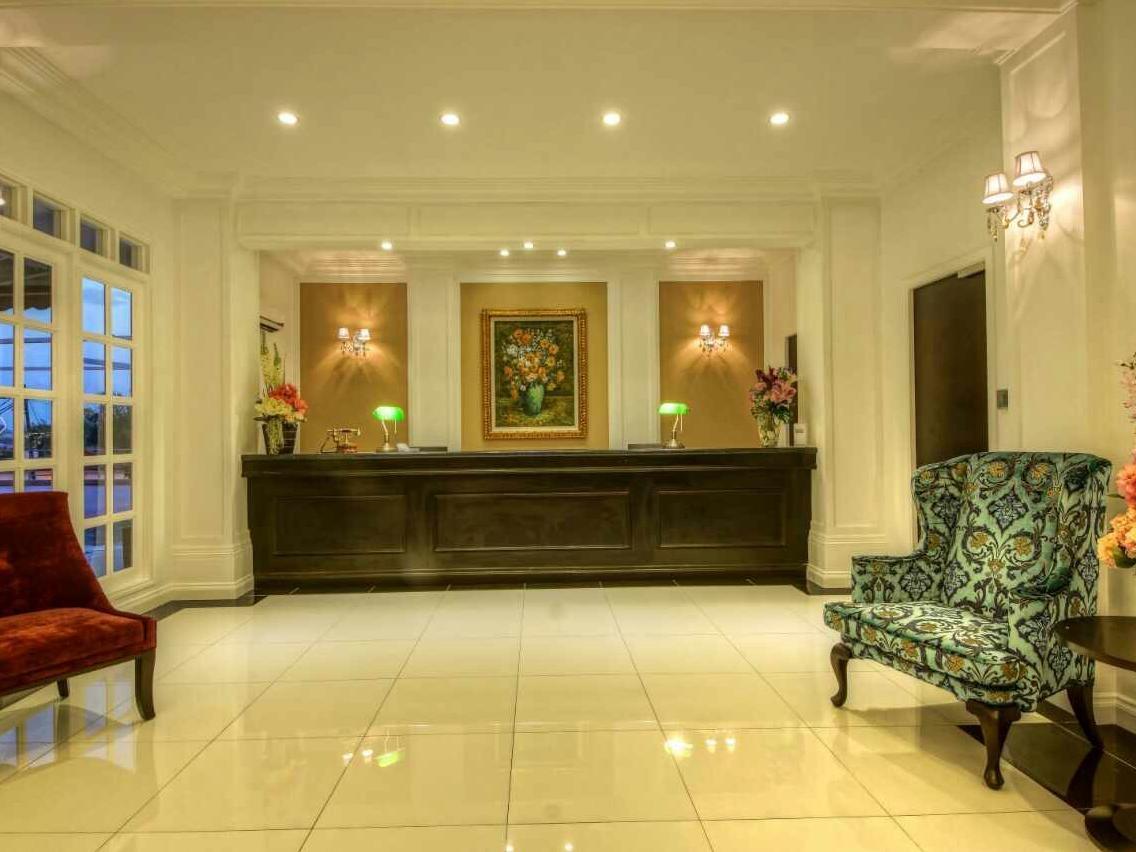 เมอร์เดกา โฮเต็ล Hotel เกอลวง ภายนอก รูปภาพ