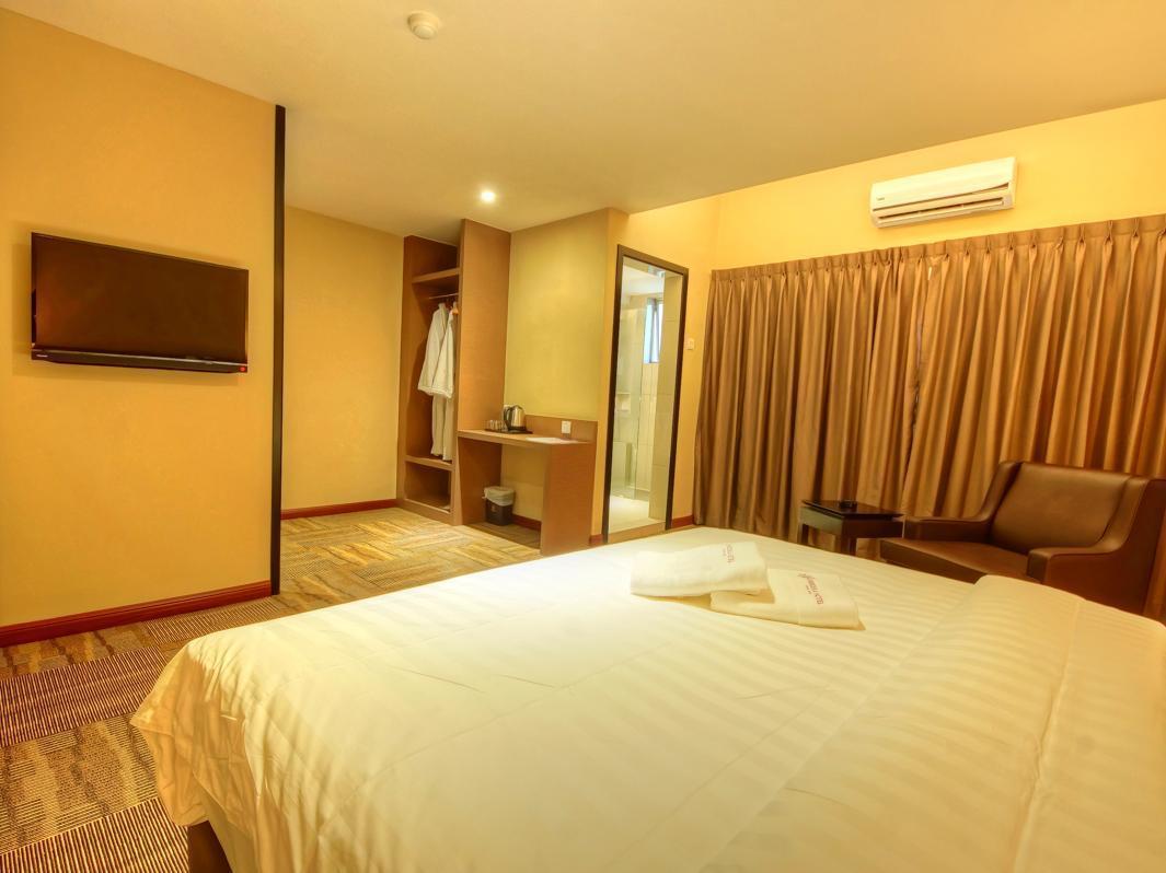เมอร์เดกา โฮเต็ล Hotel เกอลวง ภายนอก รูปภาพ
